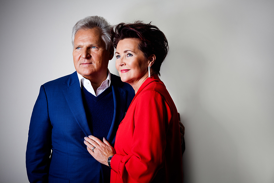 Aleksander Kwaśniewski, Prezydent Rzeczypospolitej Polskiej oraz Jolanta Kwaśniewska, Pierwsza Dama Rzeczypospolitej Polskiej. Wizerunkowa sesja fotograficzna polityka. Aleksander Kwaśniewski, Prezydent Rzeczypospolitej Polskiej oraz Jolanta Kwaśniewska, Pierwsza Dama Rzeczypospolitej Polskiej.