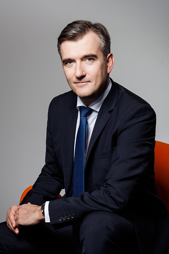Professional business portrait photographer in Warsaw. Awsome portrait images in Warsaw.