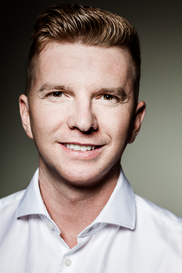 Amazing business portrait in Warsaw. Best quality offer of business photography for your company.