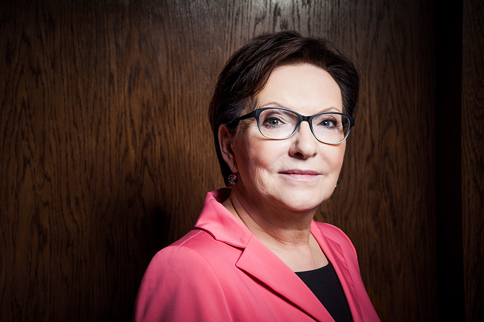 Profesjonalna sesja zdjęciowa dla polityka Warszawa. Zdjęcia wyborcze dla polityków. Sesje beznesowe polityków na kampanię wyborczą do Europarlamentu Warszawa