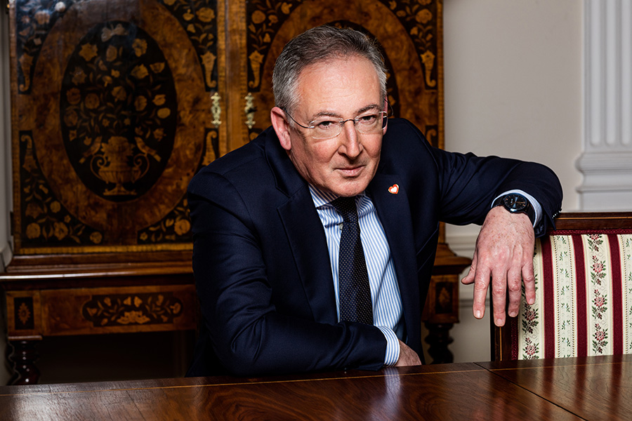 Profesjonalna sesja zdjęciowa dla polityka Warszawa. Eurowybory 2024 Sesje biznesowe polityków na kampanię wyborczą do Europarlamentu Warszawa